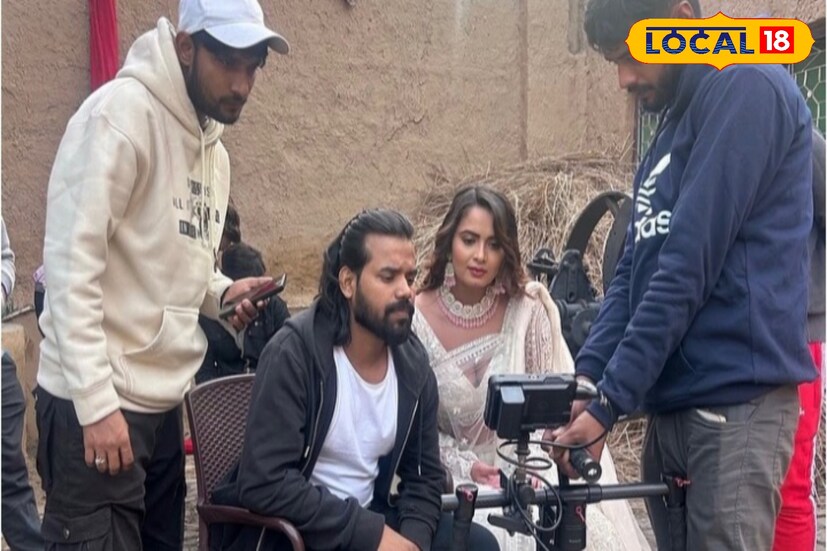 উত্তরপ্রদেশে জন্ম হলেও নিলমের বেড়ে ওঠা জয়গাঁ শহরে। নিলমের বাবা জয়গাঁ শহরে কাজের জন্য এসেছিলেন। চতুর্থ শ্রেণী থেকে দ্বাদশ শ্রেণী পর্যন্ত এই শহরের একটি ইংরেজি মাধ্যম স্কুলে তিনি পড়াশোনা করেছেন।