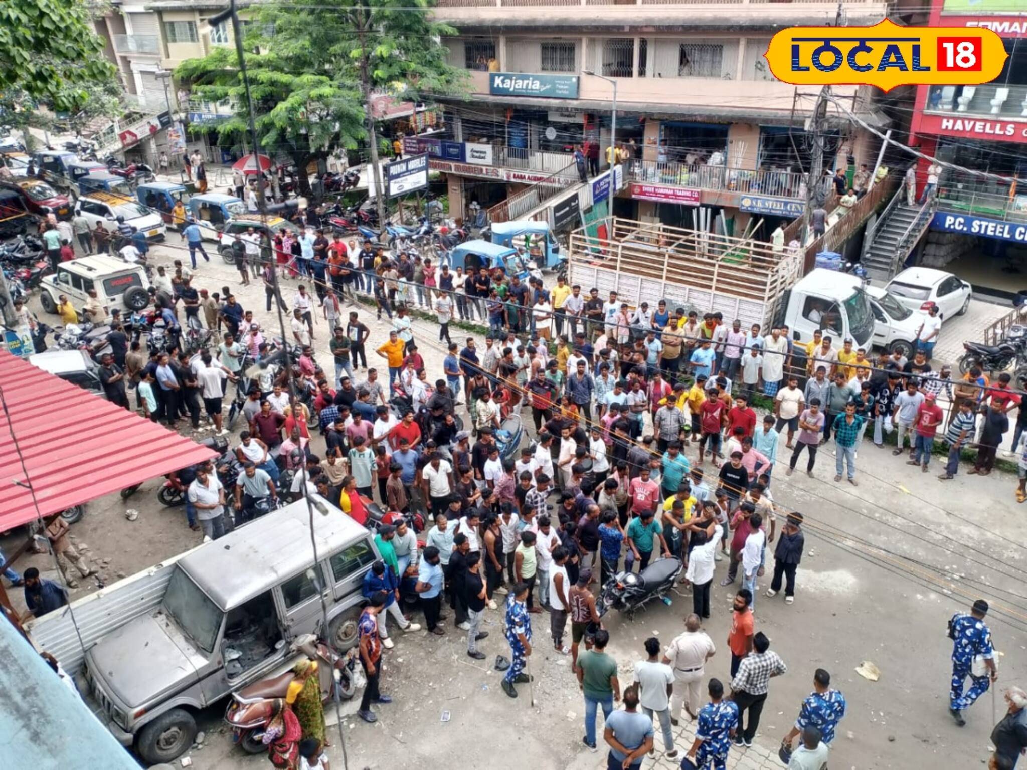 হোটেল ঘিরে কয়েকশো জনতা! এক যুবকের জন্য উত্তপ্ত ভুটান সীমান্তের জায়গাঁ