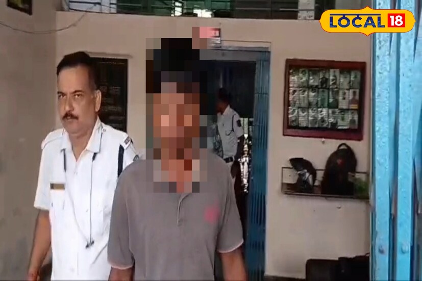 পুলিশ সূত্রে জানা গিয়েছে, সোমবার দুপুরে পাথরঘাটা থেকে এক ব্যক্তি অটো রিজার্ভ করে দার্জিলিং মোড় যান। পরে সেই অটোতেই পিসি মিত্তাল বাসস্ট্যান্ড সংলগ্ন এলাকায় পৌঁছন তিনি। ফের দার্জিলিং মোড়ের উদ্দেশে রওনা হলে মহানন্দা ব্রিজের কাছে অটো থামিয়ে অটোচালক ও তার সঙ্গী প্রবীণ ব্যক্তির কাছ থেকে সমস্ত নগদ অর্থ ছিনিয়ে নেয় এবং তাকে মারধর করে। এরপর রাস্তায় ফেলে দিয়ে পালিয়ে যায় তারা। ছবি ও তথ্য : ঋত্বিক ভট্টাচার্য