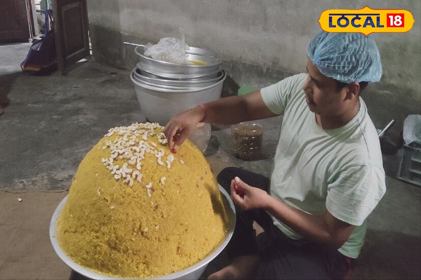 পুজো শেষে ভক্তদের মধ্যে এই লাড্ডু প্রসাদ হিসেবে বিতরণ করা হবে। এমন একটি বিশাল মিষ্টির অংশ পেয়ে খুশি হবেন সকলে, ছোট থেকে বড়। মিষ্টির স্বাদ যেমন মিশে যাবে জিভে, তেমনি ভক্তির আবেগও ছড়িয়ে পড়বে মানুষের মনে। 