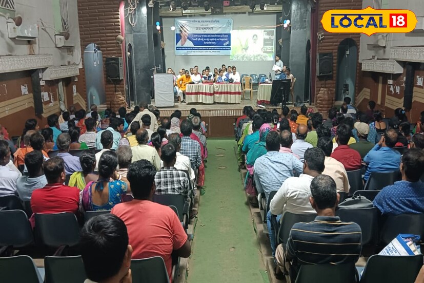কর্মসূচিতে ঘাটাল মহকুমার মোট ১৭৭ জন ভূমিহীন উপকারভোগীর হাতে বিভিন্ন ধরনের পাট্টা প্রদান করা হয়। এর মধ্যে রয়েছে কৃষি-পাট্টা, বাস্তুজমি-পাট্টা এবং বন-পাট্টা। দীর্ঘদিনের জমির দাবি পূরণ হওয়ায় পরিবারের সদস্যদের মুখে দেখা যায় উচ্ছ্বাস। ( ছবি ও তথ্য মিজানুর রহমান )