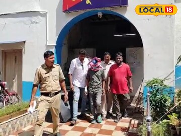 ধৃত দুষ্কৃতীকে নিয়ে আদালতের পথে তমলুক পুলিশ ধৃত দুষ্কৃতীকে নিয়ে আদালতের পথে তমলুক পুলিশ