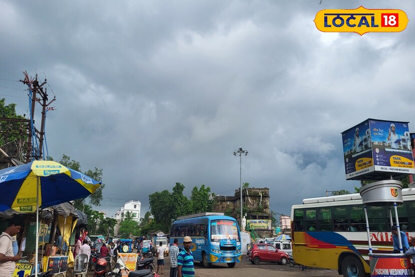 ইতিমধ্যেই আবহাওয়ার বেশ উন্নতি হয়েছে দিঘাতেও। বৃহস্পতিবার সারাদিন মেঘলা আকাশ থাকবে পূর্ব মেদিনীপুর জেলার বিস্তীর্ণ এলাকায়। শুধু তাই নয়, উপকূলবর্তী দিঘা, শঙ্করপুর, মন্দারমণিতেও একই আবহাওয়া বজায় থাকবে। তবে বৃহস্পতিবারের পর কিছুটা হলেও আবহাওয়ার উন্নতির সম্ভাবনা থাকছে। দিনের সর্বোচ্চ তাপমাত্রা থাকবে ৩০ ডিগ্রী এবং সর্বনিম্ন ২৮ ডিগ্রি। একই পরিস্থিতি বজায় থাকবে পূর্ব মেদিনীপুরের অন্যান্য গুরুত্বপূর্ণ জায়গাতেও। হালকা বৃষ্টির সম্ভাবনা রয়েছে জেলাতে। (তথ্য ও ছবি: রঞ্জন চন্দ)