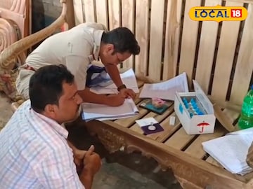 Murshidabad: পাড়ার শান্ত বাজার, সেখানে এক বাড়িতে হঠাৎ পুলিশ! যা উদ্ধার হল, শুনলে চমকে যাবেন