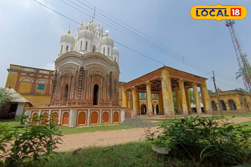সাড়ে ৩০০ বছরের প্রাচীন জমিদার বাড়ি, মুচিরাম ঘোষ থেকে মণ্ডল জমিদার হওয়ার ইতিহাস, রয়েছে দামু-কামুর জলদস্যুদের সঙ্গে যুদ্ধের কাহিনী, সবকিছুই জড়িয়ে হদল নারায়ণপুরে জমিদার বাড়ির ৩০০ বছরের প্রাচীন দুর্গাপুজোর ইতিহাসের সঙ্গে । ছবি ও তথ্য নীলাঞ্জন বন্দ্যোপাধ্যায়