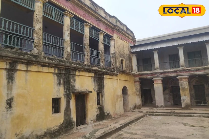 মণ্ডল বাড়ির এক সদস্য জানান, দুর্গা মন্দির-সহ সমস্ত মন্দির সাজান হত বেলজিয়াম গ্লাসের বিশাল বিশাল সেজের ঝাড়বাতিতে। পুজোর সময় বসত পুতুল নাচের আসর, হত যাত্রাপালা। দুর্গা পুজার প্রতিটি নির্ঘণ্ট ঘোষিত হত তোপ ধ্বনির দ্বারা। দূর দূরান্তের মানুষ ও প্রজারা হাজির হতেন জমিদারবাড়িতে। আজ আর সেই নীল কুঠিও নেই, নেই জমিদারিও। তবু বিশাল দেবত্তর এস্টেট-এর আয়ে দুর্গা পুজোয় আয়োজনের ত্রুটি রাখেন না মণ্ডল বাড়ির বর্তমান প্রজন্ম।