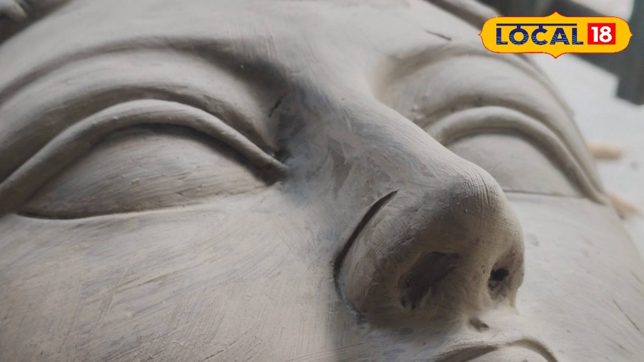 ঠাকুরদালানে শরতের রোদের আঁকিবুকি, ৫১৬ বছরের দুর্গাপুজোর প্রস্তুতি তুঙ্গে বৈকুণ্ঠপুরে