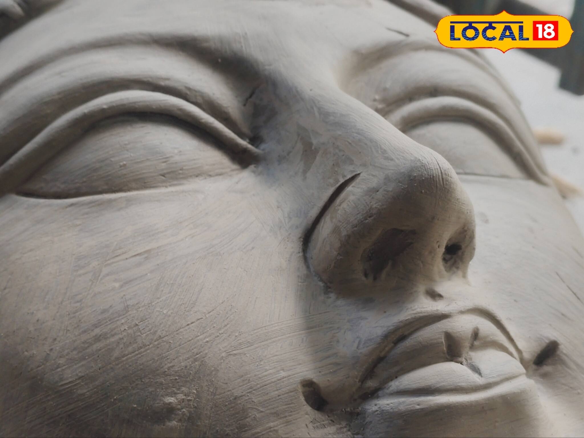 ঠাকুরদালানে শরতের রোদের আঁকিবুকি, ৫১৬ বছরের দুর্গাপুজোর প্রস্তুতি তুঙ্গে বৈকুণ্ঠপুরে