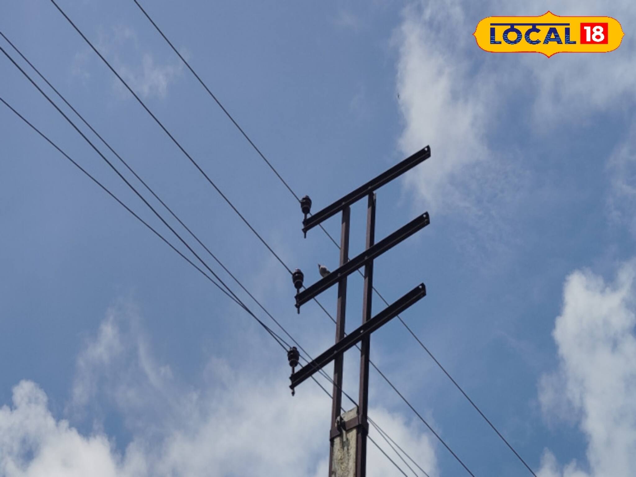 হাইটেনশন তারের নিচে অবৈধ নির্মাণ! হঠাৎ বিদ্যুতের ঝটকা, মুহূর্তে সব শেষ...