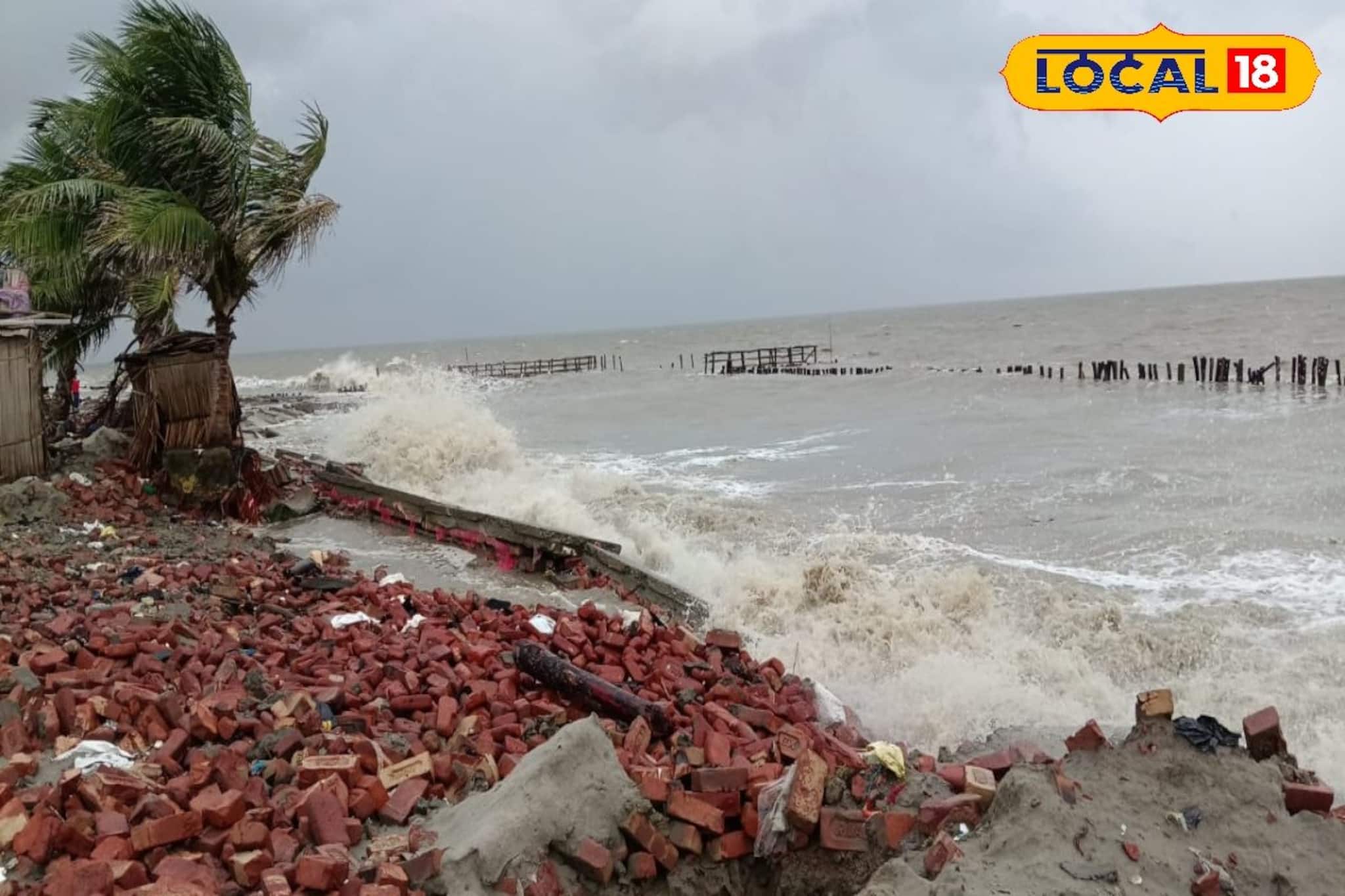 নিম্নচাপের সঙ্গে অমাবস্যার জোড়া ফলা! ঢেউয়ের দাপটে কপিলমুনি আশ্রম ক্ষতিগ্রস্ত