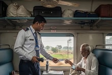 'সাধুবাবা টিকিটটা দেখান', TTE টিকিট চাইতে সেই কাগজ দেখালেন যাত্রী! দেখেই যা করলেন টিটি...
