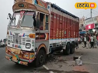 লরিতে পিষে মৃত্যু যুবকের