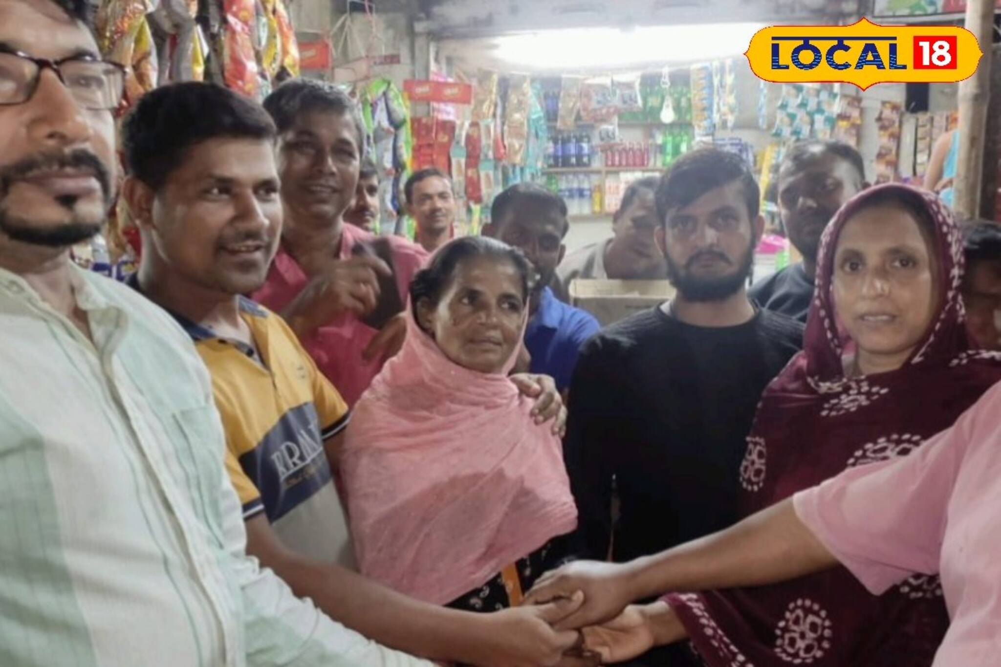 বিহারের মানসিক ভারসাম্যহীন মহিলা বারবার কেন আসছেন বসিরহাটের 'এই' দোকানে! কীসের টানে?