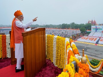 লালকেল্লায় নরেন্দ্র মোদি৷ ছবি-এপি