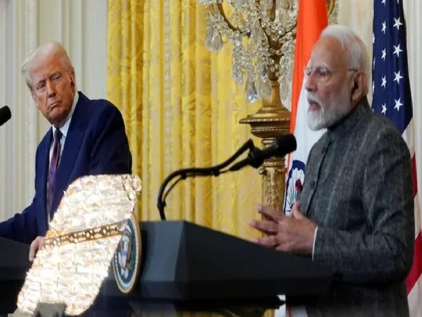 সোমবার রাতে প্রধানমন্ত্রী নরেন্দ্র মোদি মার্কিন প্রেসিডেন্ট ডোনাল্ড ট্রাম্পকে একটি কড়া বার্তা পাঠিয়েছেন, তিনি পুনরায় নিশ্চিত করেছেন যে কেন্দ্রীয় সরকারের কাছে কৃষক এবং ক্ষুদ্র শিল্পের স্বার্থই সর্বোচ্চ। তিনি জোর দিয়ে বলেন যে সরকারের উপর চাপ বাড়তে পারে, তবে তারা তা সহ্য করবে।