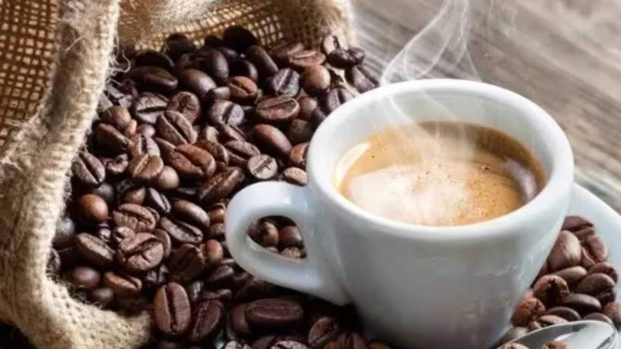 Nolengur Coffee: কফিতেও এবার নলেন গুড়ের ছোঁয়া, সন্ধে হলেই ছুটে আসছেন লোকজন, কোথায় পাওয়া যাচ্ছে? জানুন