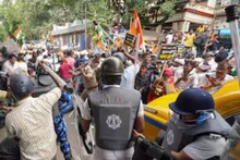 ‘নবান্ন অভিযানে’ বিশৃঙ্খলা তৈরি, আইন হাতে নেওয়া-সহ একাধিক অভিযোগে FIR দায়ের পুলিশের