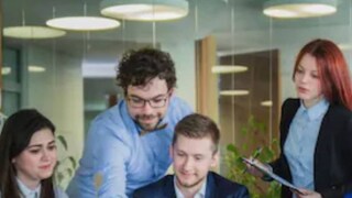 প্রচণ্ড চাপের মুখে কাজ এড়িয়ে ব্যস্ত থাকার প্রবণতা