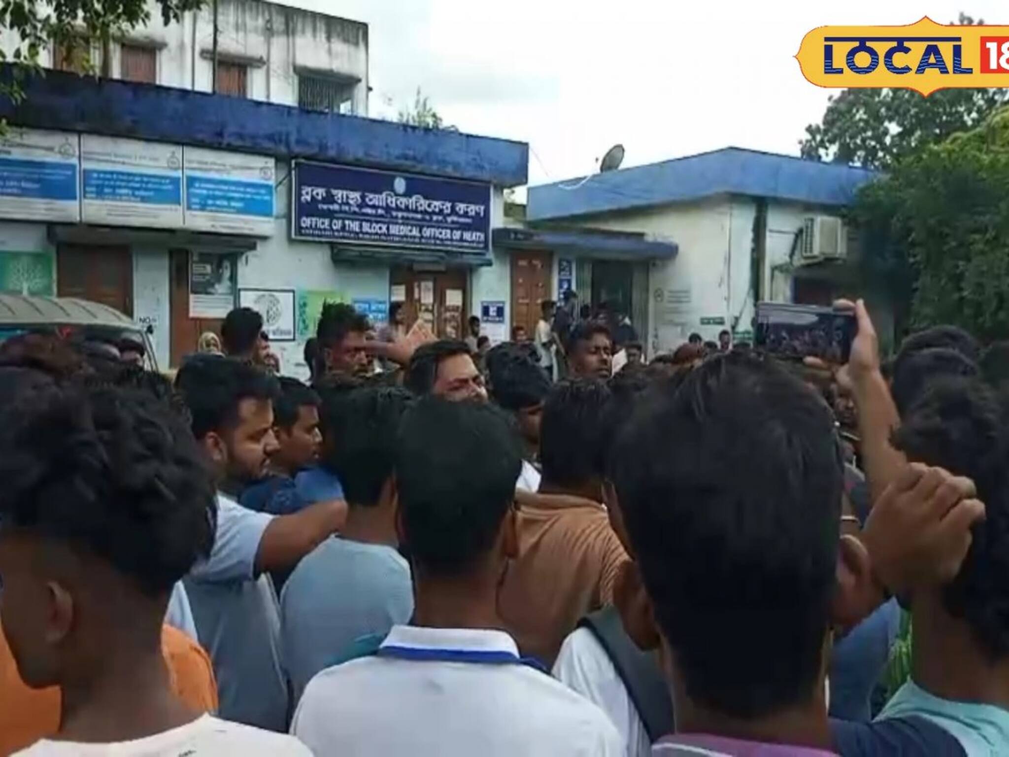 রঘুনাথগঞ্জে চিকিৎসার গাফিলতিতে সদ্যজাতের মৃত্যু! ক্ষোভে ফেটে পড়ল পরিবার 