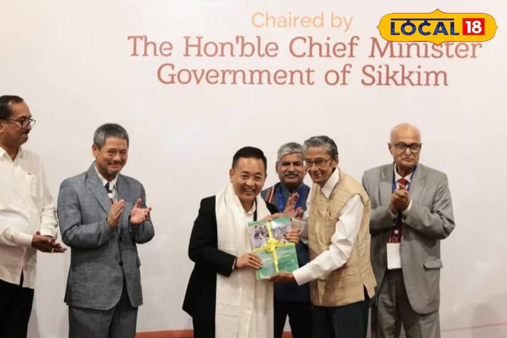 সিকিমে বাঙালি গবেষকের জয়জয়কার! বিশেষ সম্মান তুলে দিলেন মুখ্যমন্ত্রী, গর্বিত অশোকনগর