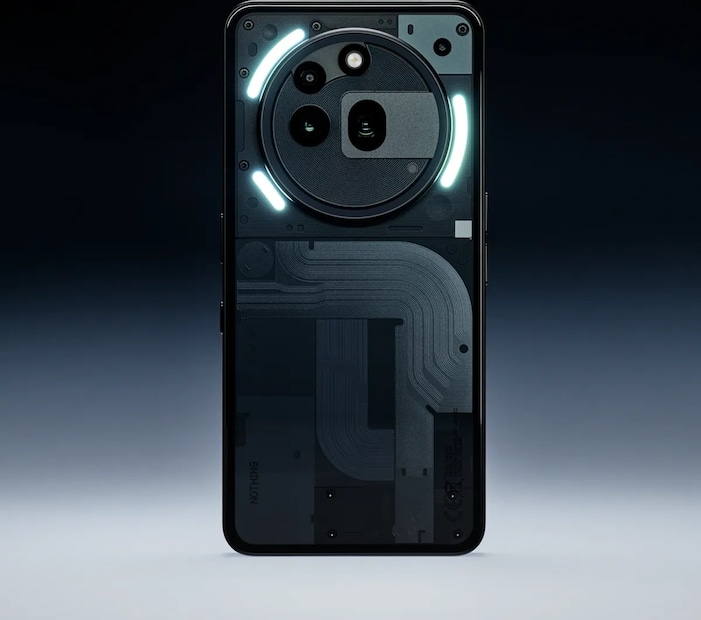 Nothing Phone (3a) Pro - এই বছরের মার্চ মাসে লঞ্চ হওয়া Nothing Phone (3a) Pro-তে একটি বিশাল 6.77-ইঞ্চি 120Hz AMOLED স্ক্রিন রয়েছে এবং এটিতে স্ন্যাপড্রাগন 7s জেন 3 চিপসেট আছে।