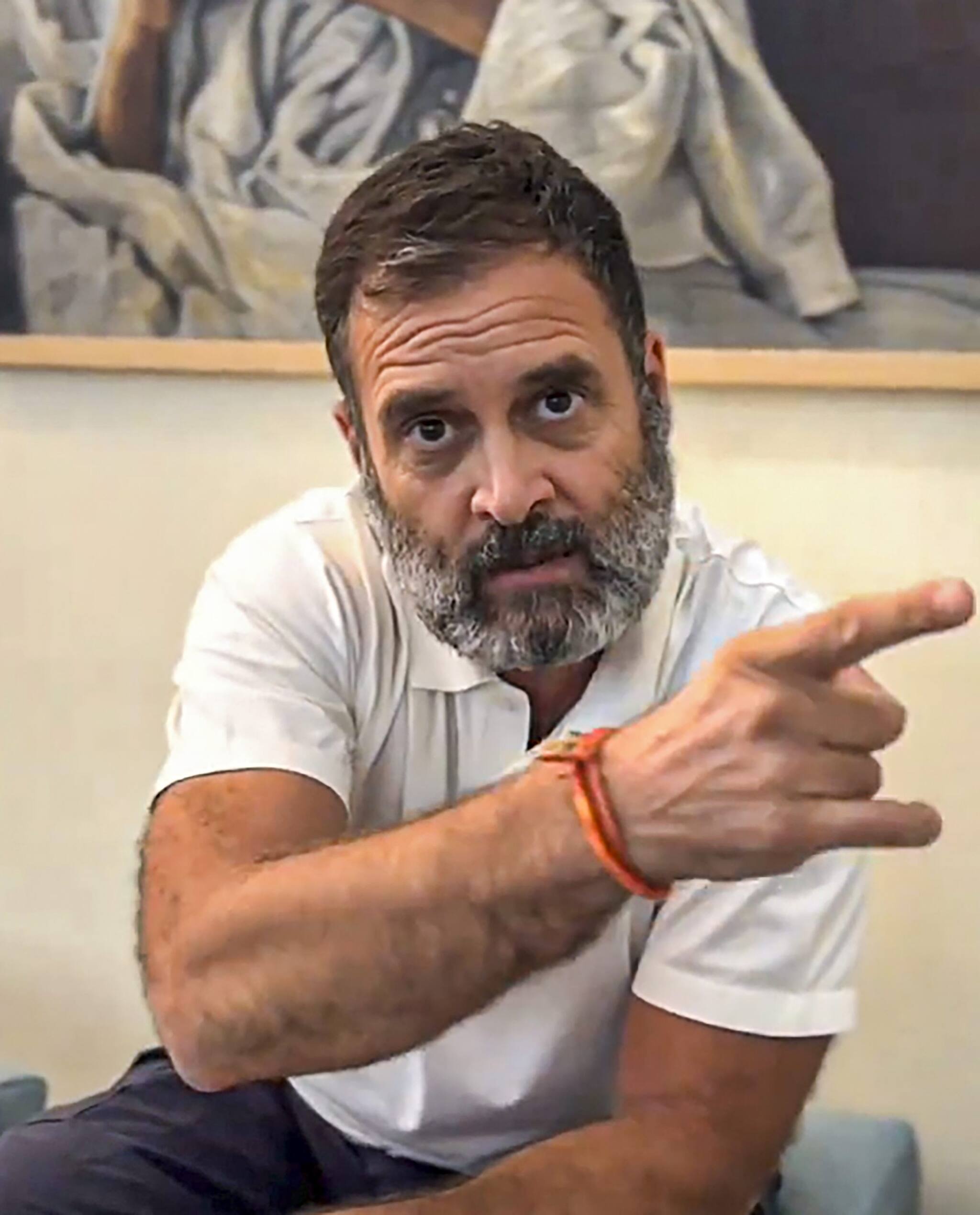 Rahul Gandhi | ছুটে গিয়ে বিজেপি সাংসদের সঙ্গে হাত মেলালেন রাহুল! 