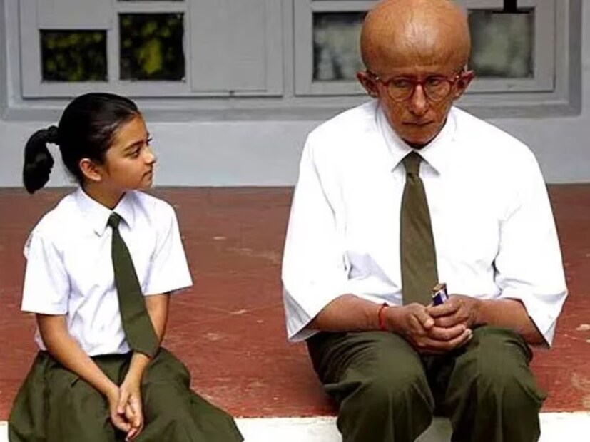 এই ছবিতে ১২ বছরের অরো-র চরিত্রে অভিনয় করেছিলেন অমিতাভ বচ্চন। অরো নামের এই বালকটি প্রোজেরিয়া নামে এক বিরল রোগে আক্রান্ত। এই রোগের জেরে দেহে দ্রুত বার্ধক্যের ছাপ পড়তে থাকে। ছবিতে খোদ অমিতাভ-পুত্র অভিষেক বচ্চনই অমিতাভের বাবার চরিত্রে এবং বিদ্যা বালান মায়ের ভূমিকায় অভিনয় করেছিলেন। ফলে তৈরি হয়েছিল এক ইতিহাস। বেস্ট হিন্দি ফিচার ফিল্ম-এর ক্যাটাগরিতে জাতীয় পুরস্কার জিতেছিল ‘পা’। আর সেরা অভিনেতা-র ক্যাটাগরিতে জাতীয় পুরস্কার জিতে নিয়েছিলেন অমিতাভ বচ্চন।