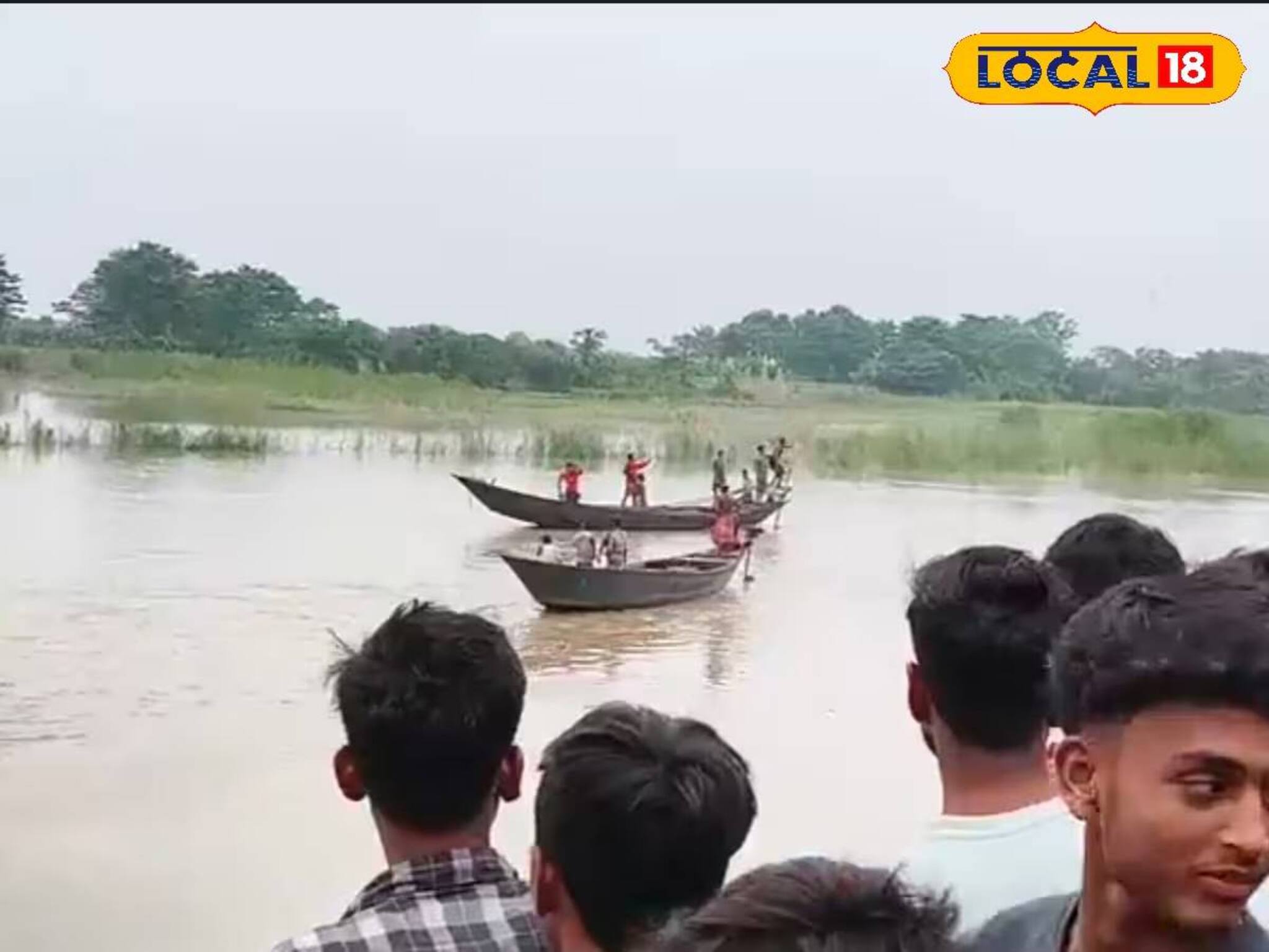 পাটকাঠি নিয়ে নৌকা পারাপারের সময়ই বিপত্তি! হঠাৎই...! মৃত্যুর মুখ থেকে ফিরলেন ৬ কৃষক!