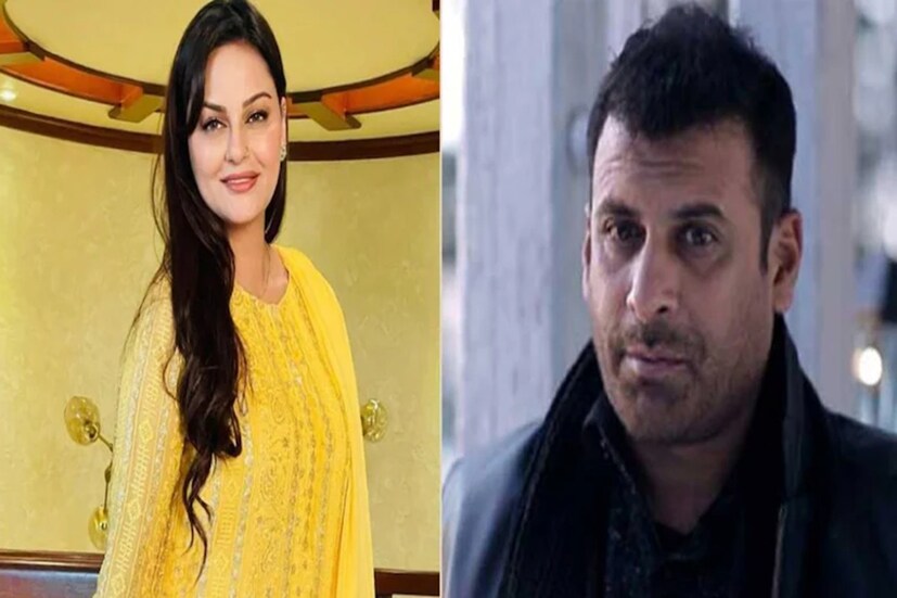 আদিলের কাছেও শোনা গেল এই প্রেমকাহিনির কথা। তাঁর কথায়, “আমি জানতাম না যে, জাভেরিয়া আব্বাসি কে। কারণ আমি ফিল্ম দেখি না। আমার টেক্সটাইলের ব্যবসা রয়েছে। এদিকে গুগলে জাভেরিয়ার বিষয়ে সার্চ করে একটা গোটা রাত কাটিয়ে দিয়েছিলাম আমি। তারপর জানতে পেরেছি যে, উনি একজন অভিনেত্রী।” আদিল বলেন যে, “বিয়ের সমস্ত আচার আমার বাড়িতেই সম্পন্ন হয়েছে। মানুষ বলছেন যে, আমি হিন্দু, অথচ আমি জাভেরিয়ার কপালে বিন্দি লাগিয়ে দিচ্ছি। অনেকে আবার আমাকে মুসলিম বলে মানতেও নারাজ। আর এটা হয়েছে, কারণ আমাদের দেশে নিকাহ-র সময় কনের কপালে আমরা কুল লিখি। আসলে আমার মনে হয়, কেউ হয়তো খেয়াল করেননি যে, আমার অন্য হাতে কোরান শরিফ ছিল। আমি সেদিকে তাকিয়েই কুল লিখছিলাম। আমি একজন মুসলিম।”