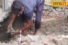 হাতে কোদাল, নালা থেকে বর্জ্য তুলছেন পঞ্চায়েত প্রধান! জনগণের সুবিধার্থে নজিরবিহীন উদ্যোগ