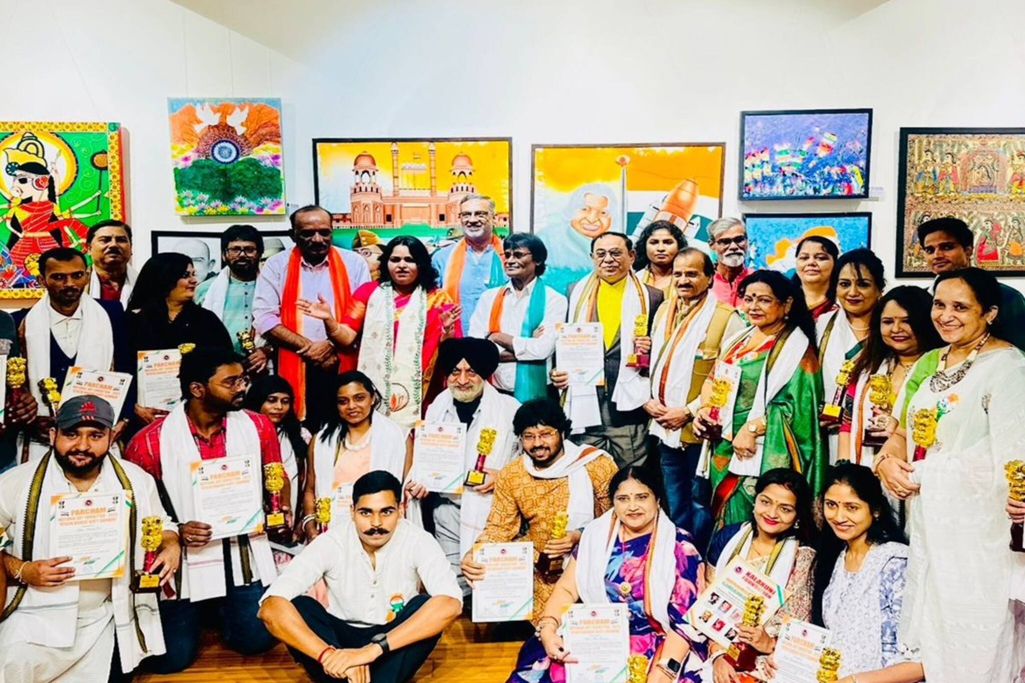 রাজধানীর বুকে উদযাপিত হল পরচম আন্তর্জাতিক শিল্প প্রদর্শনী, শামিল হয়েছিলেন শিল্প জগতের বিশি