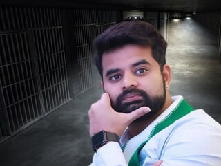 বেঙ্গালুরুর একটি বিশেষ আদালত ধর্ষণ মামলায় প্রাক্তন সাংসদ প্রজ্জ্বল রেভান্নাকে যাবজ্জীবন কারাদণ্ড দিয়েছে