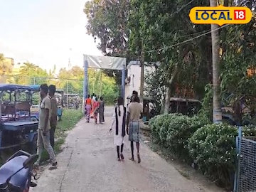 বাবার রক্তে লাল ছেলের হাত! ঘুমন্ত অবস্থায় চলল এলোপাথাড়ি কোপ