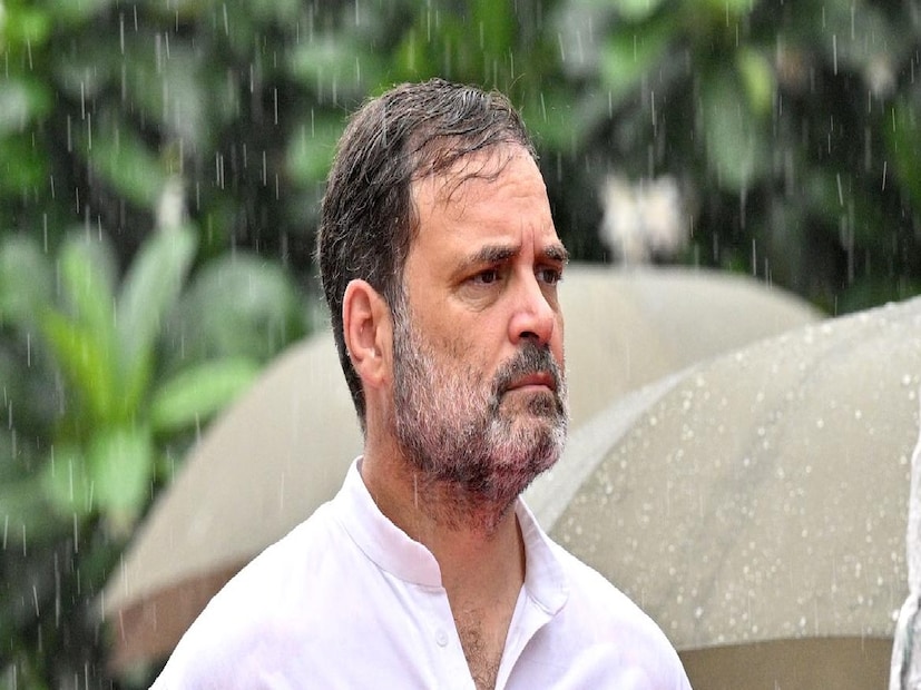 রাহুল গান্ধির সঙ্গেও আলোচনা:প্রয়োজনে রাহুল গান্ধির সঙ্গেও এই বিষয়টি নিয়ে আলোচনা করা হবে। সূত্রের খবর রাহুল গান্ধি আজ ১৯ অগাস্ট মঙ্গলবার সন্ধ্যায় দিল্লিতে ফিরে আসবেন এবং ২১ অগাস্ট বিহারের উদ্দেশ্যে রওনা হবেন।