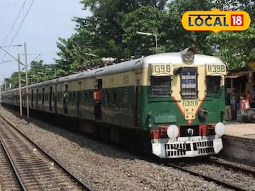 প্রায় দু'ঘণ্টা অবরোধ চলে। প্রতীকী ছবি 