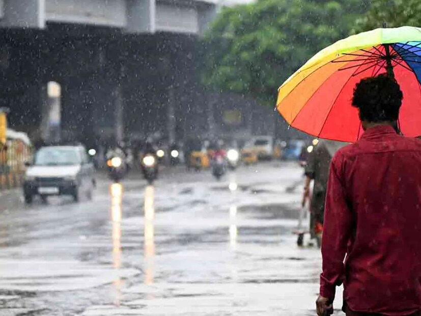 মৌসুমী অক্ষরেখার হিমালয়ের পাদদেশেই অবস্থান। মধ্য বাংলাদেশে রয়েছে সক্রিয় ঘূর্ণাবর্ত। গাঙ্গেয় পশ্চিমবঙ্গ এবং উত্তর ওড়িশার উপর রয়েছে আরও একটি ‘আপার এয়ার সার্কুলেশন’। এর টানে প্রচুর জলীয় বাষ্প ঢুকছে রাজ্যে। উত্তরবঙ্গে ভারী থেকে অতি ভারী বৃষ্টি চলবে। পাশাপাশি দক্ষিণবঙ্গে উইকেন্ডে বৃষ্টি কমবে। এমনটাই জানিয়েছে আবহাওয়া দফতর ৷