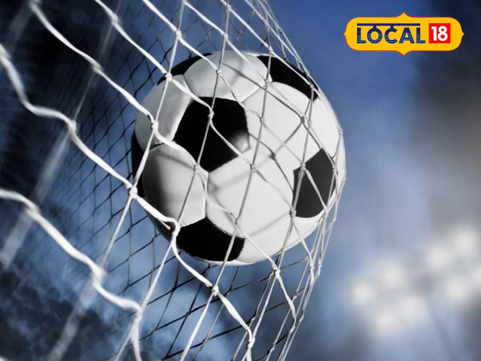 মাঠের মধ্যে রেফারিকে লাথির প্রতিবাদ! খেলা বয়কট করে ধিক্কার মিছিল অ্যাসোসিয়েশনের