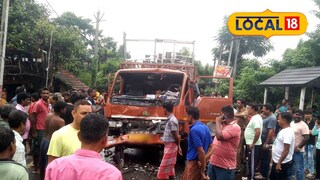 যাত্রীবাহী বাস ও ৪০৭ গাড়ির মুখোমুখি সংঘর্ষ 