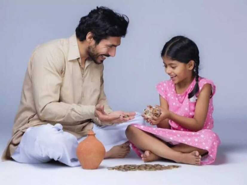 কবে টাকা তোলা যাবে?কন্যা সন্তানের বয়স ১৮ বছর পূর্ণ হওয়ার আগে তার অ্যাকাউন্ট পরিচালনার দায়িত্ব অভিভাবক নিতে পারেন। কিন্তু ১৮ বছর পূর্ণ হওয়ার পরে অথবা দশম শ্রেণি পাশ করার পরে এই অ্যাকাউন্ট থেকে টাকা তোলা যেতে পারে। টাকা এককালীন (one-time) বা কিস্তিতে তোলা সম্ভব, তবে বছরে একবারের বেশি টাকা তোলা যাবে না।