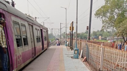 দুর্ঘটনা এড়াতে প্ল্যাটফর্ম সম্প্রসারণের কাজ শিয়ালদহ ডিভিশনে দুর্ঘটনা এড়াতে প্ল্যাটফর্ম সম্প্রসারণের কাজ শিয়ালদহ ডিভিশনে