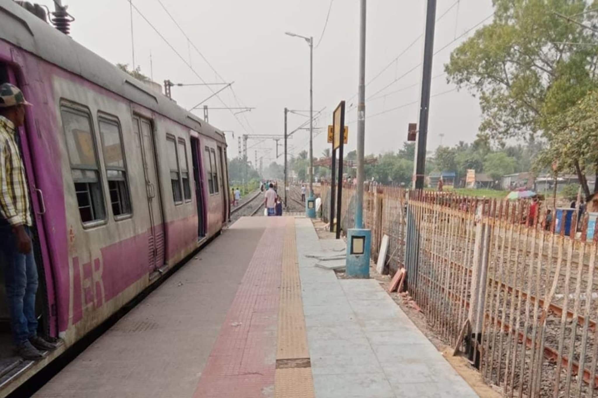 দুর্ঘটনা এড়াতে প্ল্যাটফর্ম সম্প্রসারণের কাজ শিয়ালদহ ডিভিশনে,৪১ স্টেশনের চেহারা বদল করা হবে