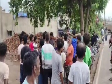 আক্রান্ত বাংলা ভাষা!