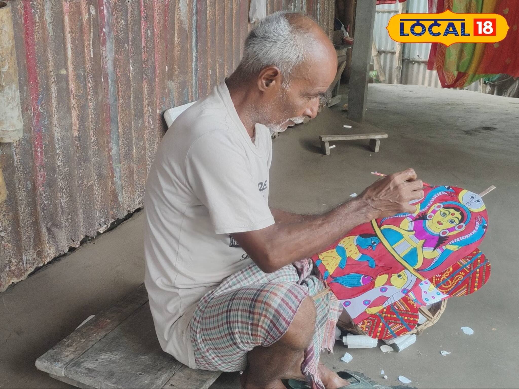 শোলার কারুকাজে উত্তরবঙ্গের প্রাচীন ঐতিহ্যের প্রতিচ্ছবি
