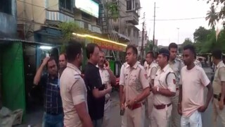 সিঙ্গুুরের নার্সিং হোমে পুলিশ এবং ফরেন্সিক দল৷ 