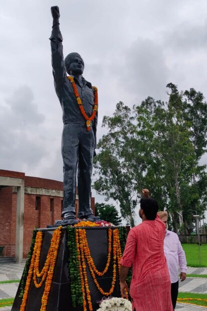 এসএফআই-এর এই উদ্যোগ শুধু স্বাধীনতা দিবসেই সীমাবদ্ধ নয়, তারা সারাবছরই স্বাধীনতা সংগ্রামের নানা গুরুত্বপূর্ণ ঘটনা ও ব্যক্তিত্বকে স্মরণ ও উদযাপন করার উদ্যোগ নিয়ে থাকে। বিভিন্ন ‘Freedom Rally’ এবং আলোচনার মাধ্যমে তারা দেশজুড়ে স্বাধীনতার আদর্শের প্রসার ঘটানো।