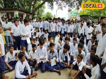 মদ্যপ অবস্থায় স্কুলে ঢুকে অভব্য আচরণের অভিযোগ পঞ্চায়েত প্রধানের বিরুদ্ধে, বিক্ষোভ পড়ুয়াদের