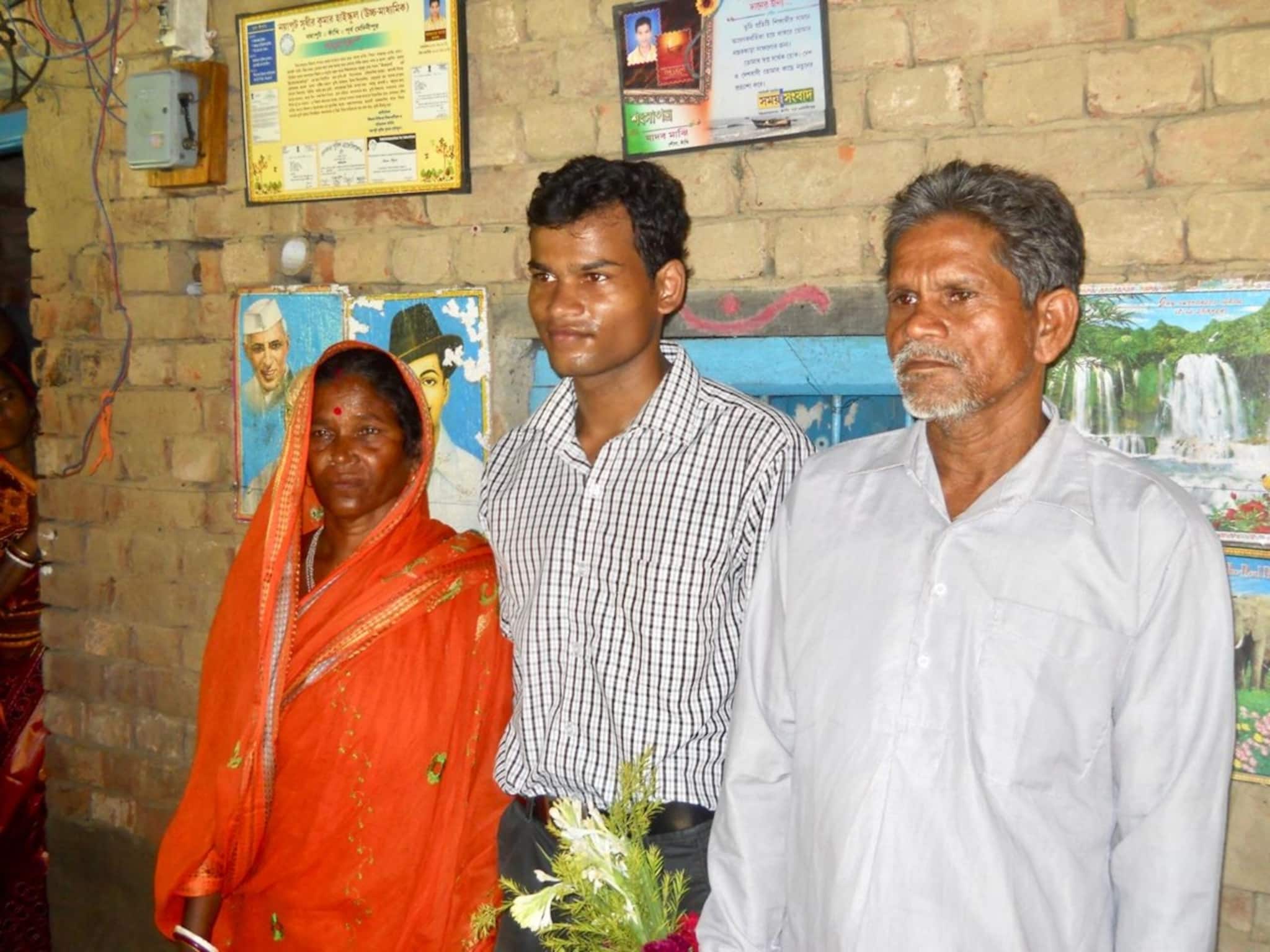 Success Story: ইচ্ছে থাকলে মানুষ সব পারে! প্রমাণ দিলেন জাল টেনে মাছ ধরা কাঁথির যাদব, আজ তিনি IIT-র প্রফেসর