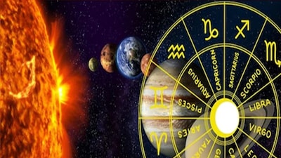 গ্রহদের রাজা সূর্যের ধনু রাশিতে গমন ১৬ ডিসেম্বর, ২০২৫, মঙ্গলবার ভোর ৪:২৬ মিনিটে ঘটবে। সূর্য ধনু রাশিতে প্রবেশ করার সঙ্গে সঙ্গেই খরমাস শুরু হবে। ১৪ জানুয়ারি, ২০২৬, বুধবার বিকেল ৩:১৩ পর্যন্ত সূর্য ধনু রাশিতে অবস্থান করবেন। এভাবে, সূর্য প্রায় এক মাস ধনু রাশিতে অবস্থান করবেন। এই বছরের ডিসেম্বরে সূর্য ১৫ দিন এবং ২০২৬ সালের নতুন বছরে জানুয়ারিতে ১৪ দিন ধনু রাশিতে অবস্থান করবেন।