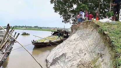 * মালদা মুর্শিদাবাদের ভাঙ্গন রুখতে এবার বিস্তারিত রিপোর্ট তৈরির কাজ শুরু