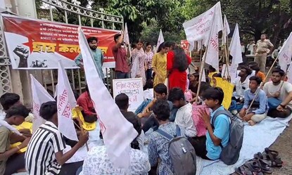 সমাবর্তনের পরই বিক্ষোভ বর্ধমান বিশ্ববিদ্যালয়ের রাজবাড়ি ক্যাম্পাসে,কী দাবি পড়ুয়াদের?